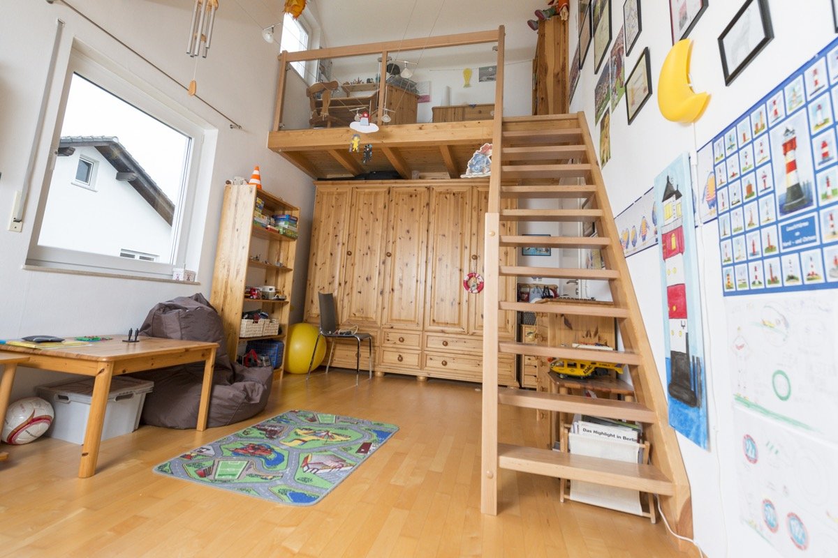 Raumspartreppe aus edlem Holz Gatterdam Treppen